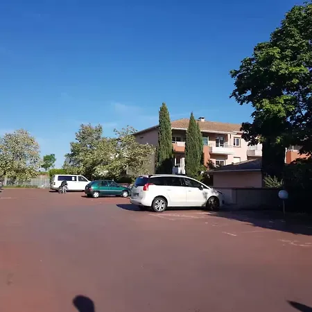 Côté Metro Avec Piscine Et Parking Gratuit Apartamento