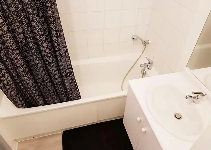 Cote Metro Avec Piscine Et Parking Gratuit * تولوز